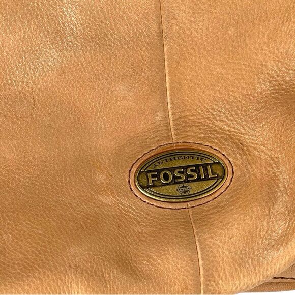 Fossil Explorer Tan Genuine Leather Foldover Vintage Convertible crossbody bag - Picture 5 of 13